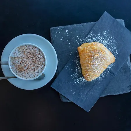 Alojamento de Acomodação e Pequeno-almoço Aroma And B&b, Maschio Angioino Nápoles